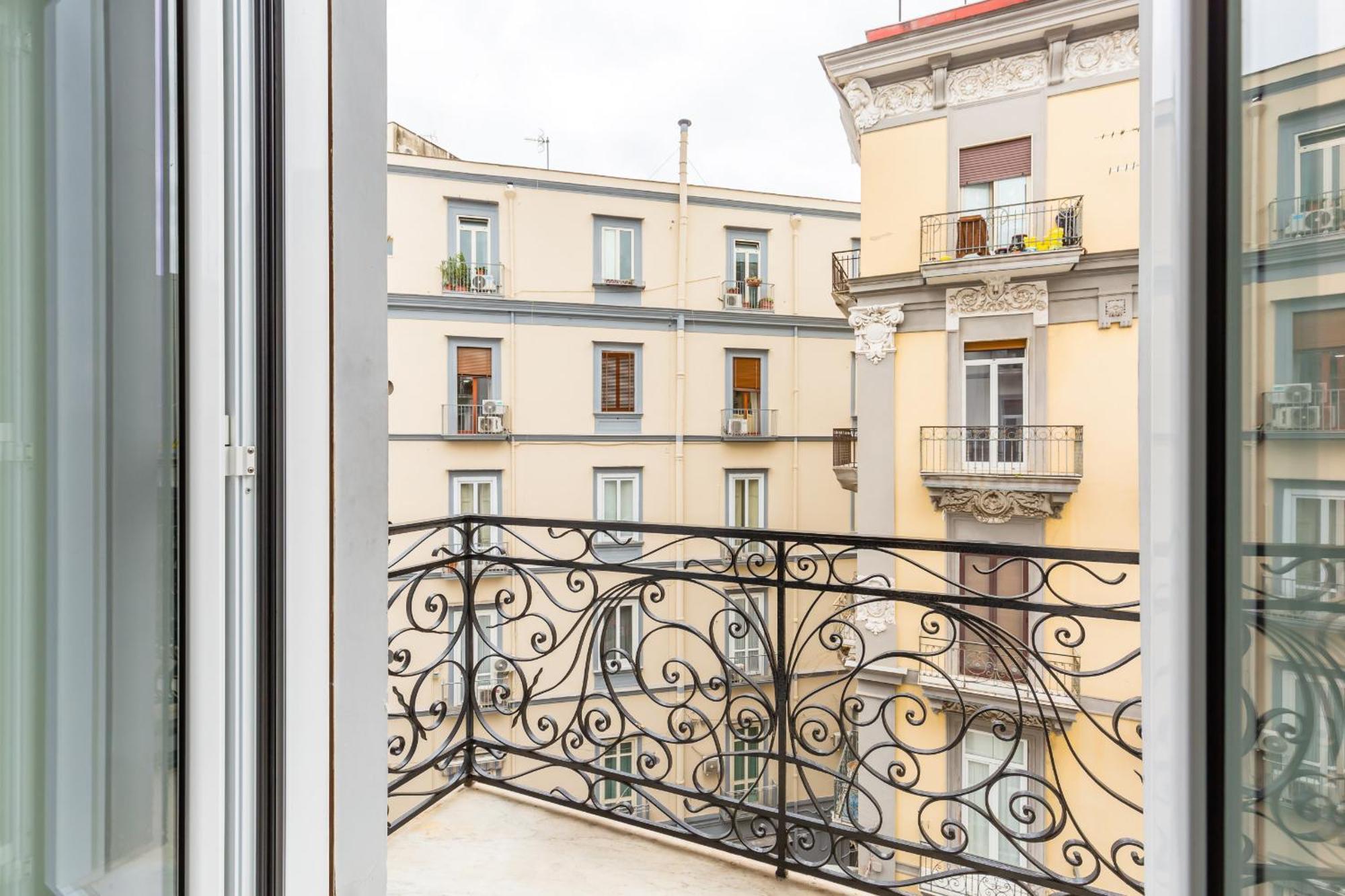 Central Station Apartments & Suites Napoli Ngoại thất bức ảnh